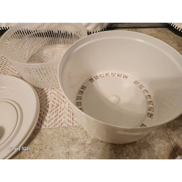 SL Kitchen accessories, salad bowl, spatulas, pot holders, peeler... - Picture 11 of 12